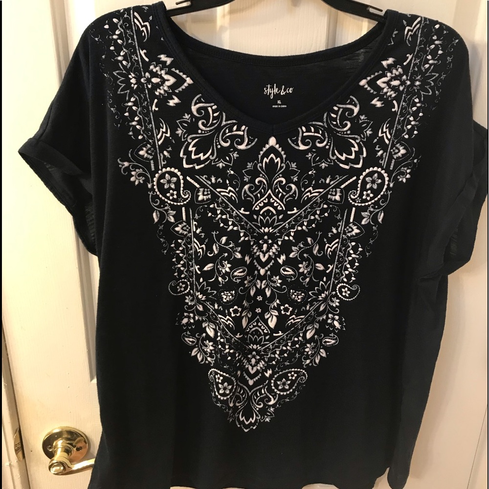 Style & Co Navy & White T, size XL